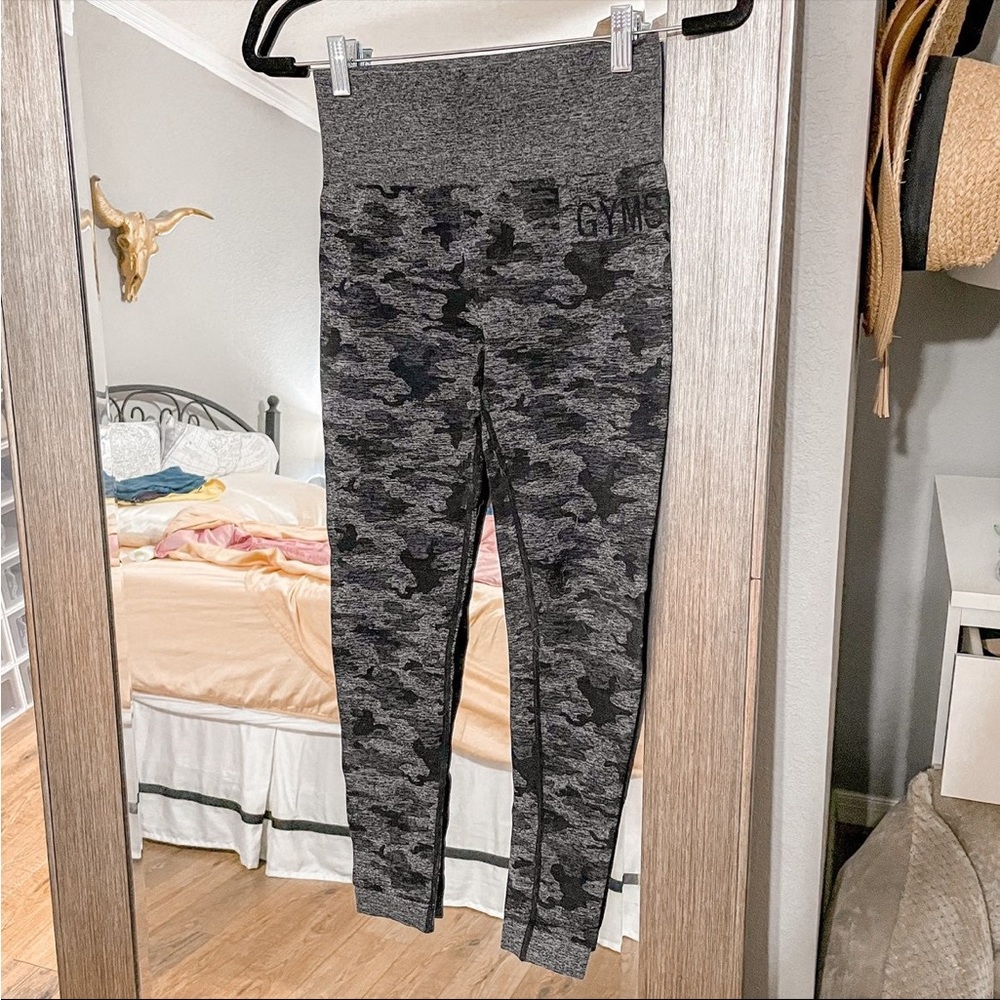 Gymshark Black Camo Seamless Leggings Size Small